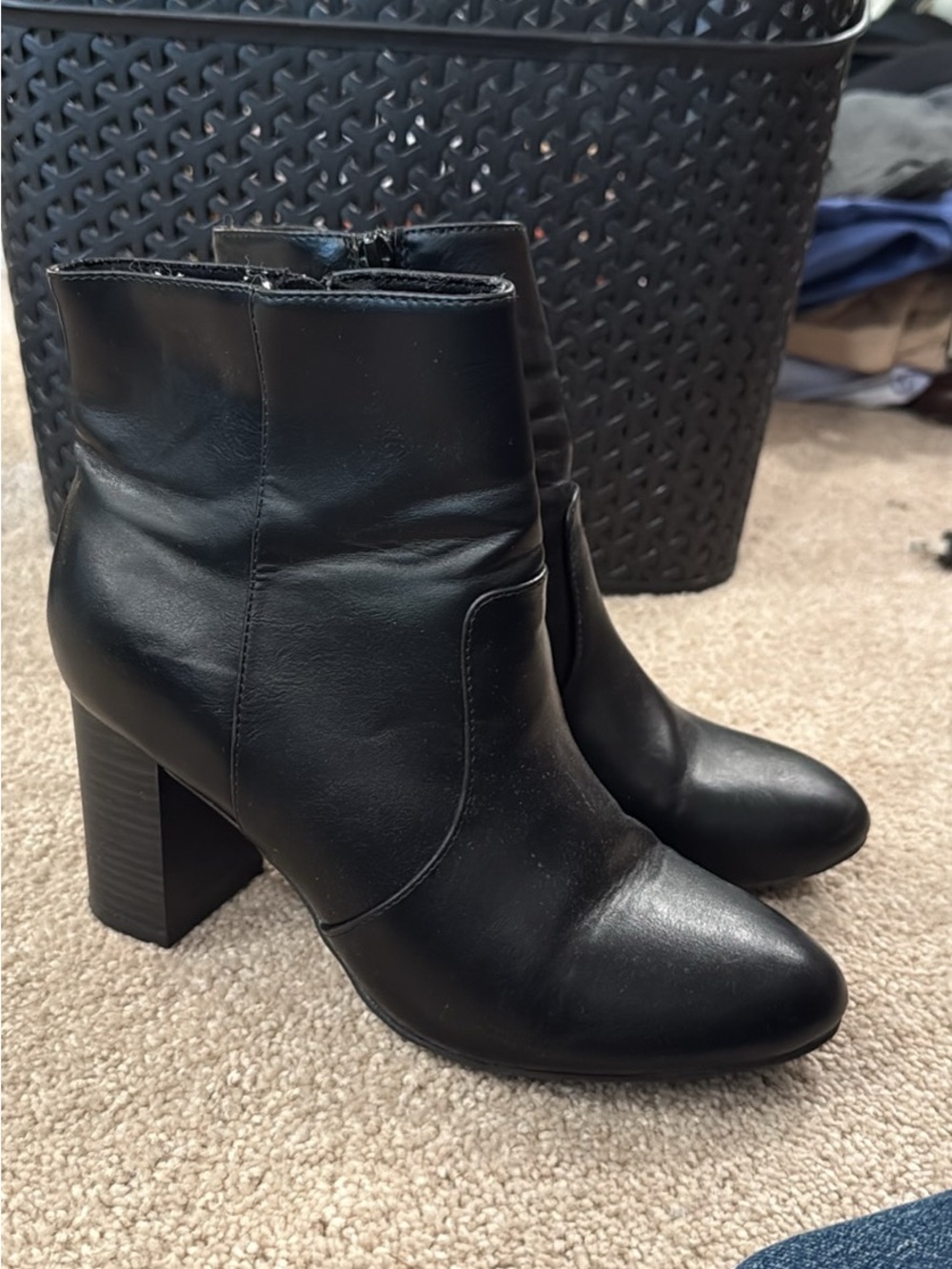 Old Navy Black Leather Block Heel Ankle Booties